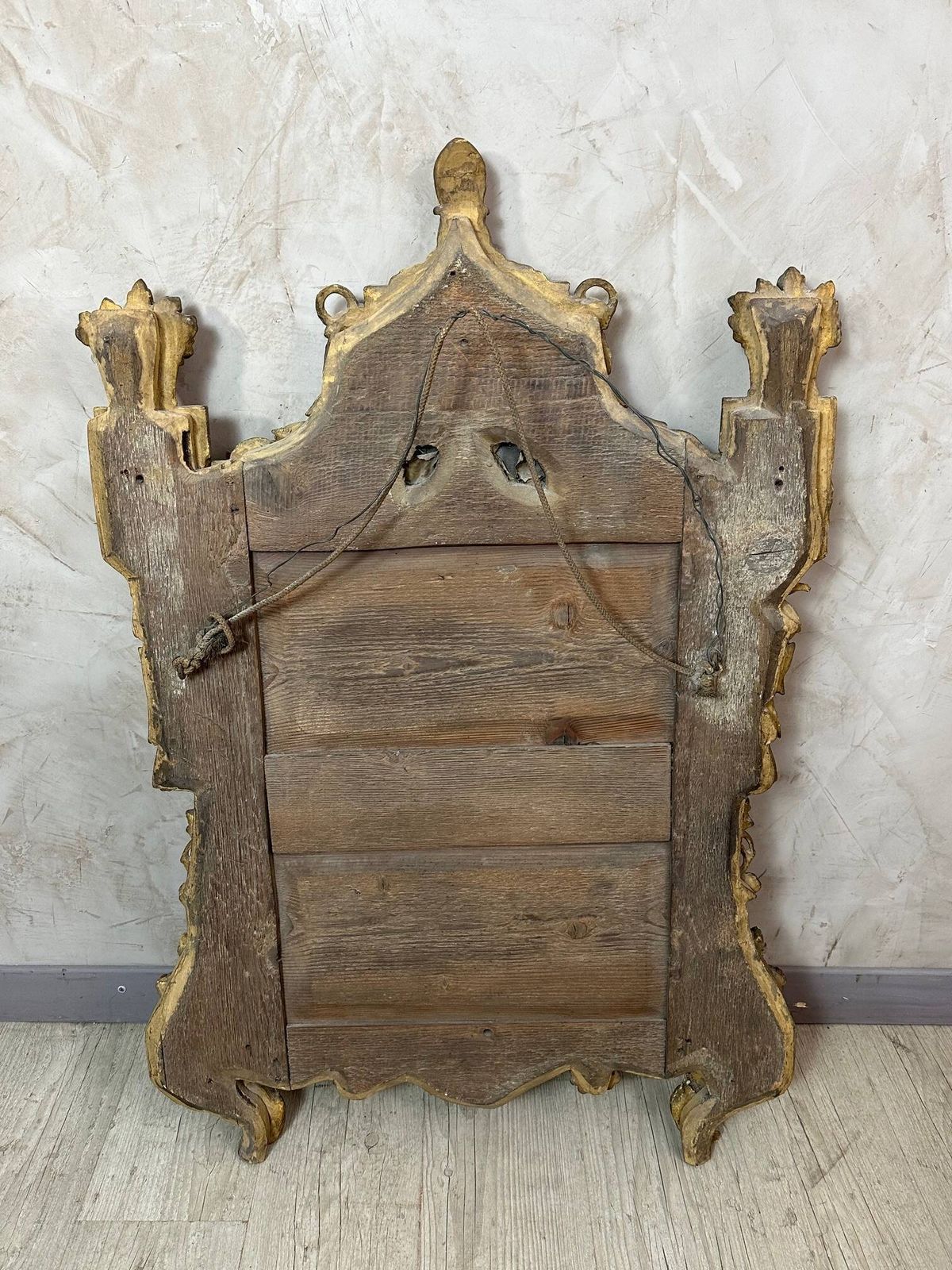 photo vinterior 18th Century Giltwood Mirror, 18th Century And Earlier