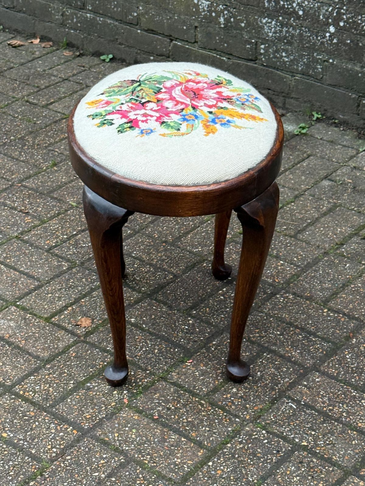 Vintage Circa 1950s Queen Anne Tapestry Footstool With Floral Needlepoint And Dark Oak Frame photo 165.0
