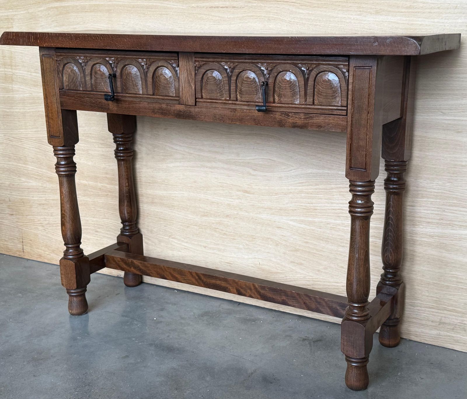 Early 20th Century Spanish Carved Console Table With Fluted Legs photo Furniture
