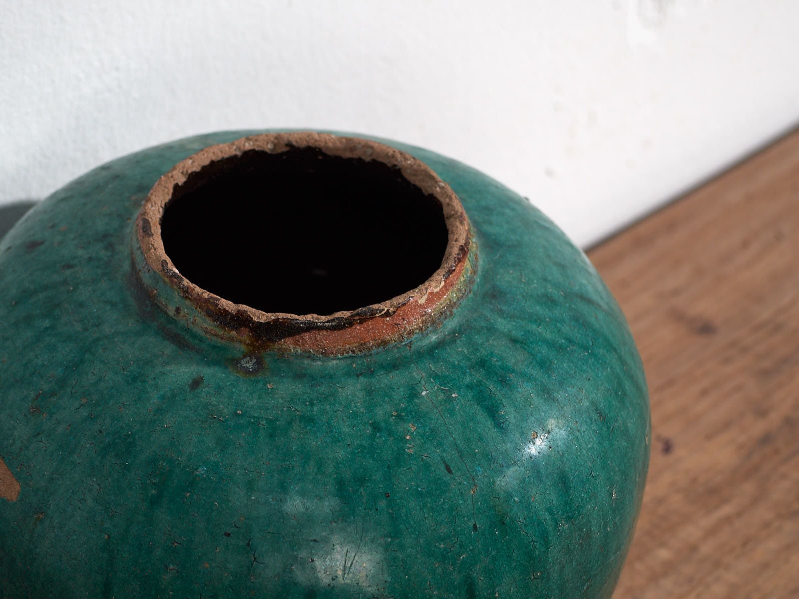 Antique Round Glazed Ceramic Vase (C.1820) photo furniture