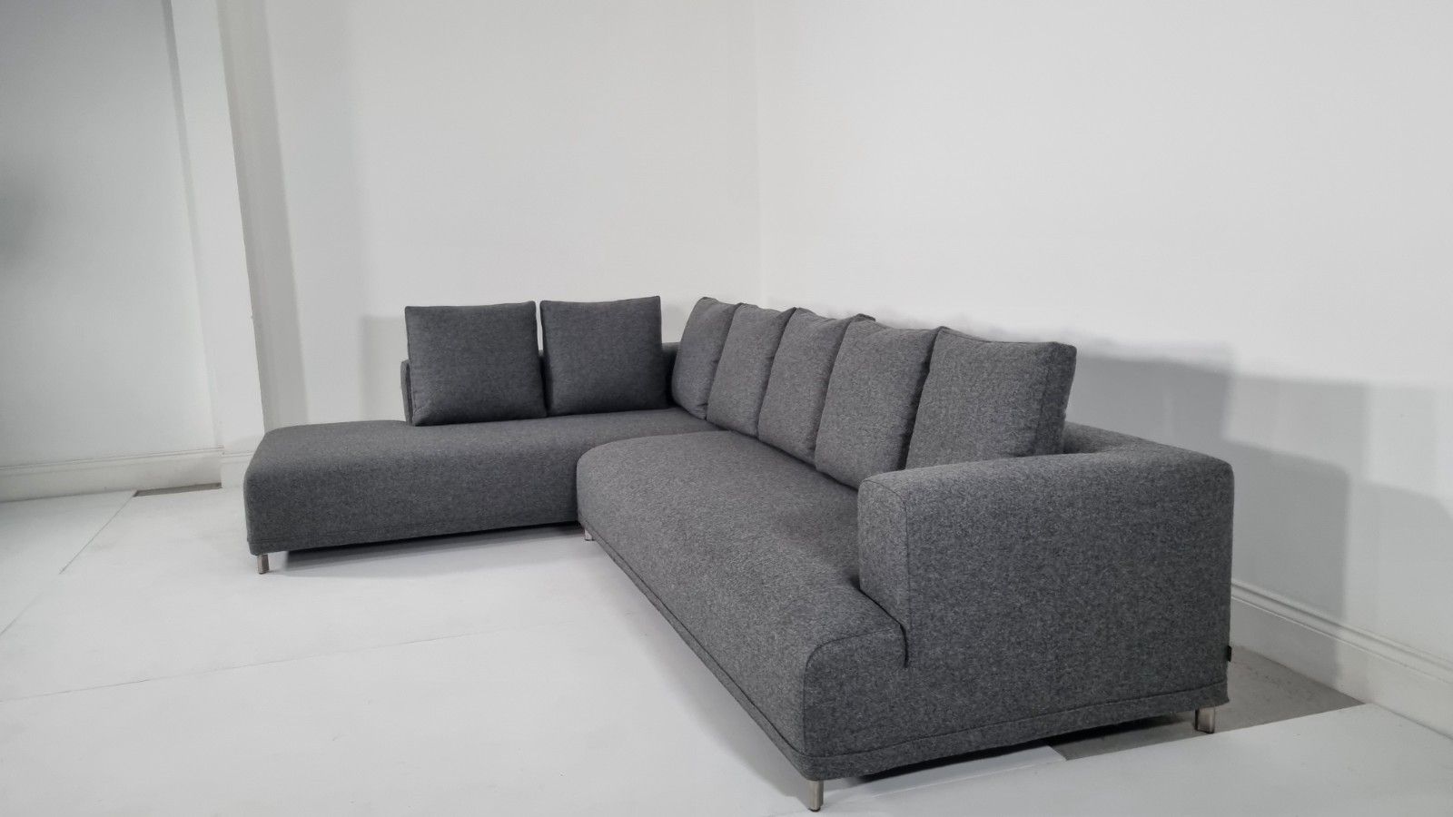 Furniture Ligne Roset Opium L/R Grande In Luxurious Grey Wool In Immaculate Condition photo