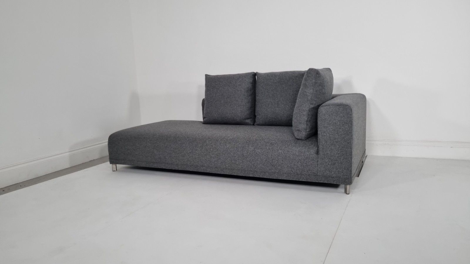 Ligne Roset Opium Chaise Unit In Luxurious Grey Wool In Excellent Condition photo vinterior