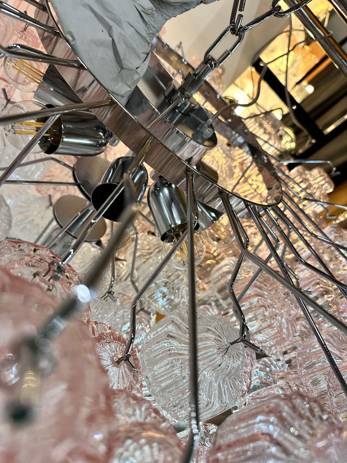 Romantic Venetian Pink "Rigadin Manubri" Murano Glass Chandelier In Venini Style photo for sale