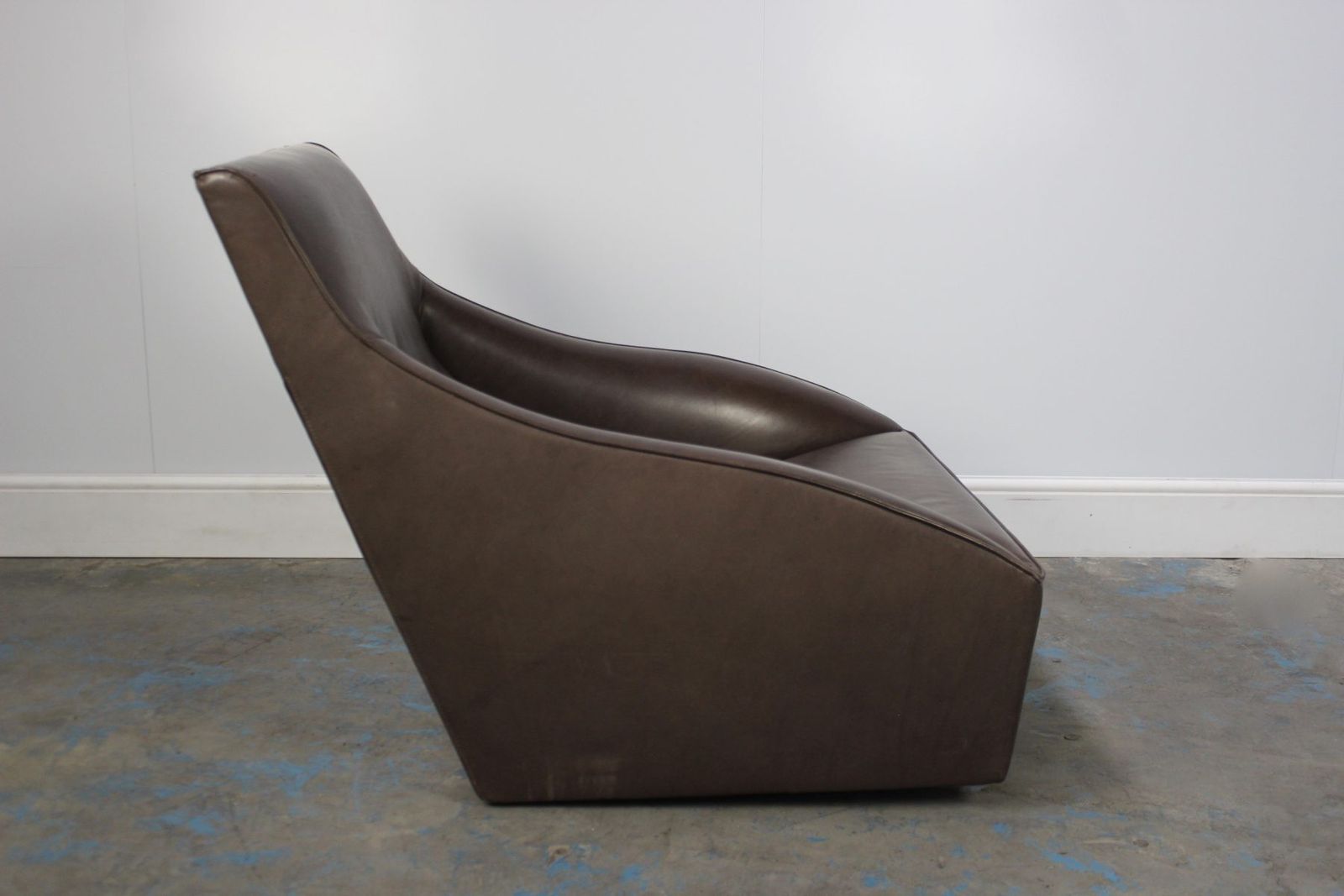 Peerless Molteni & C “Doda” Armchair In Dark Brown Leather photo furniture