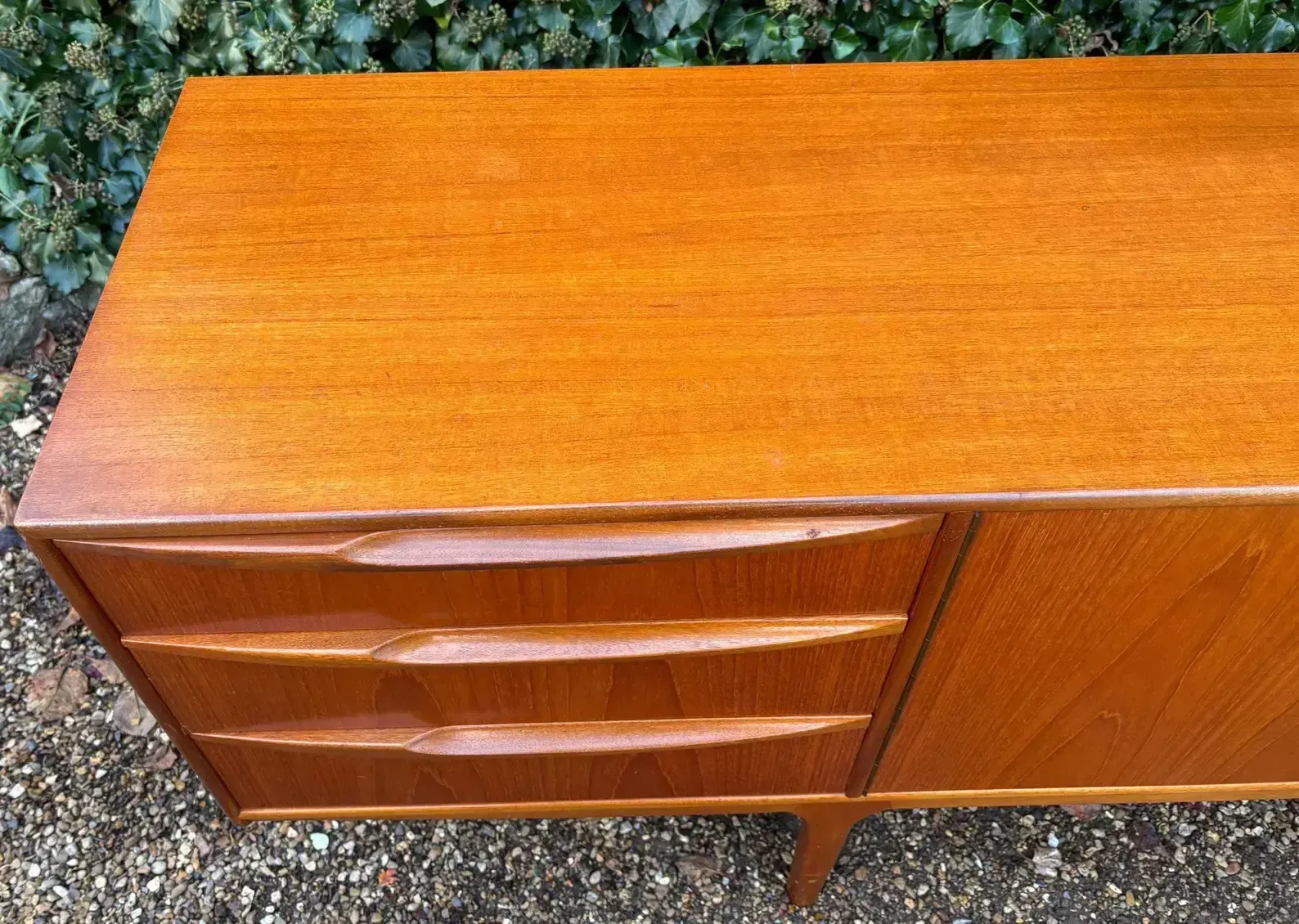 photo vinterior Vintage McIntosh Of Kirkcaldy Dunfermline Sideboard