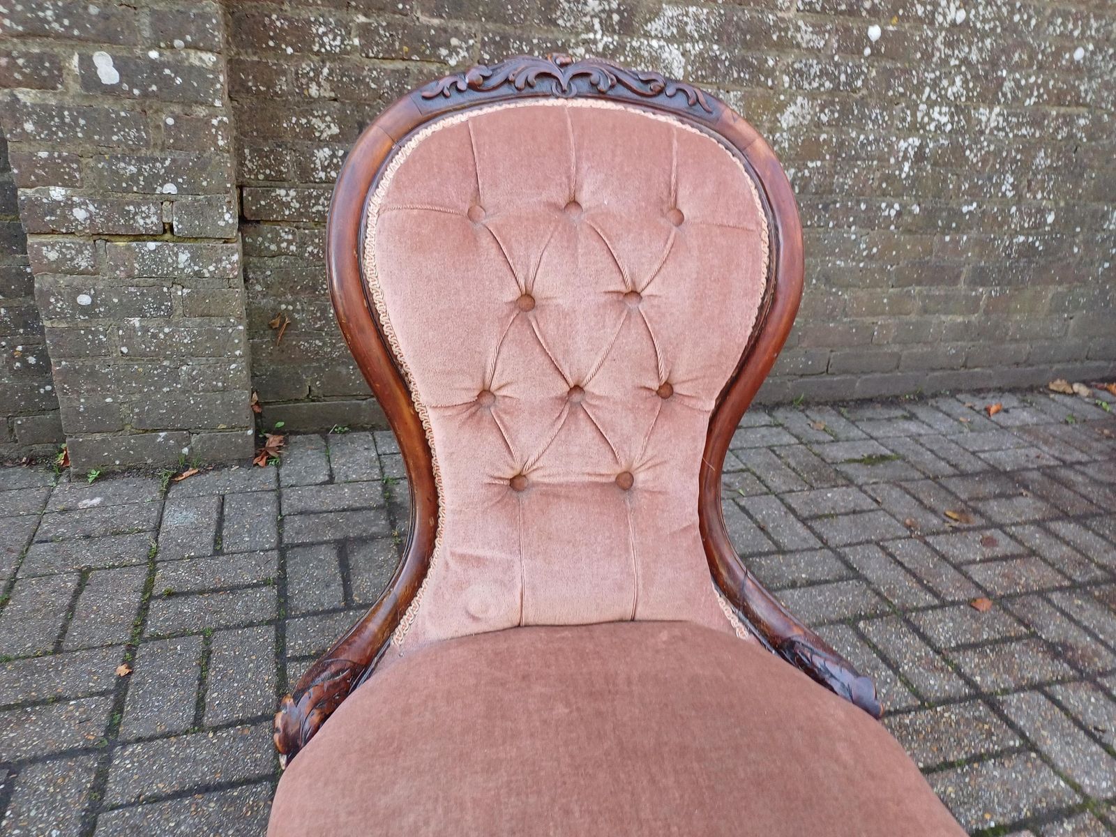 Antique Victorian Spoon Back Chair, Carved Mahogany Nursing Chair Deep Button Velvet Upholstery 19th Century Accent Chair Free Hand Delivery photo furniture