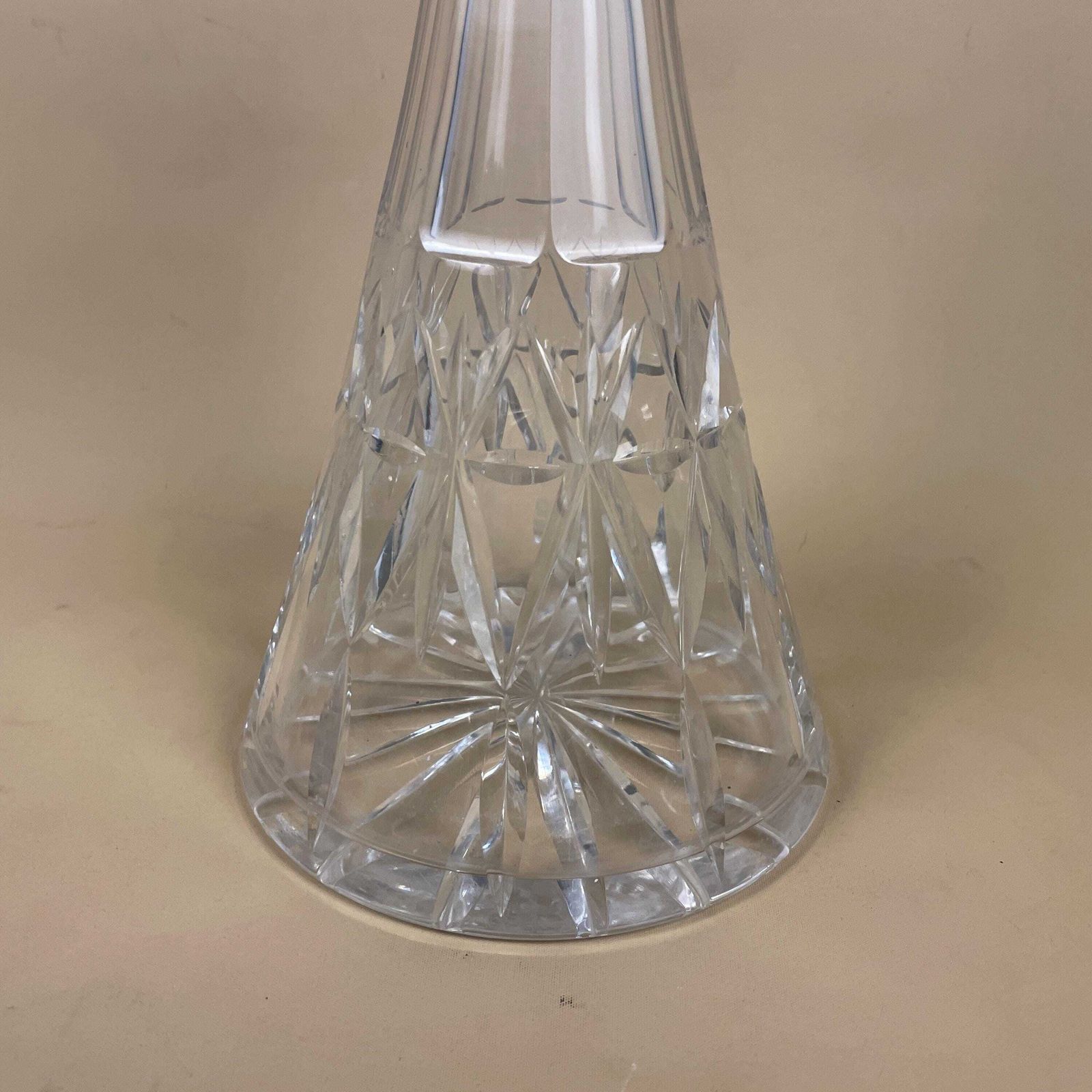 Vintage Glass Drink Decanter Cut Glass Crystal Whisky Display Triple Neck Bottle Retro Antique Lid Top Lidded Cap Drinks Trolly Funnel photo vinterior