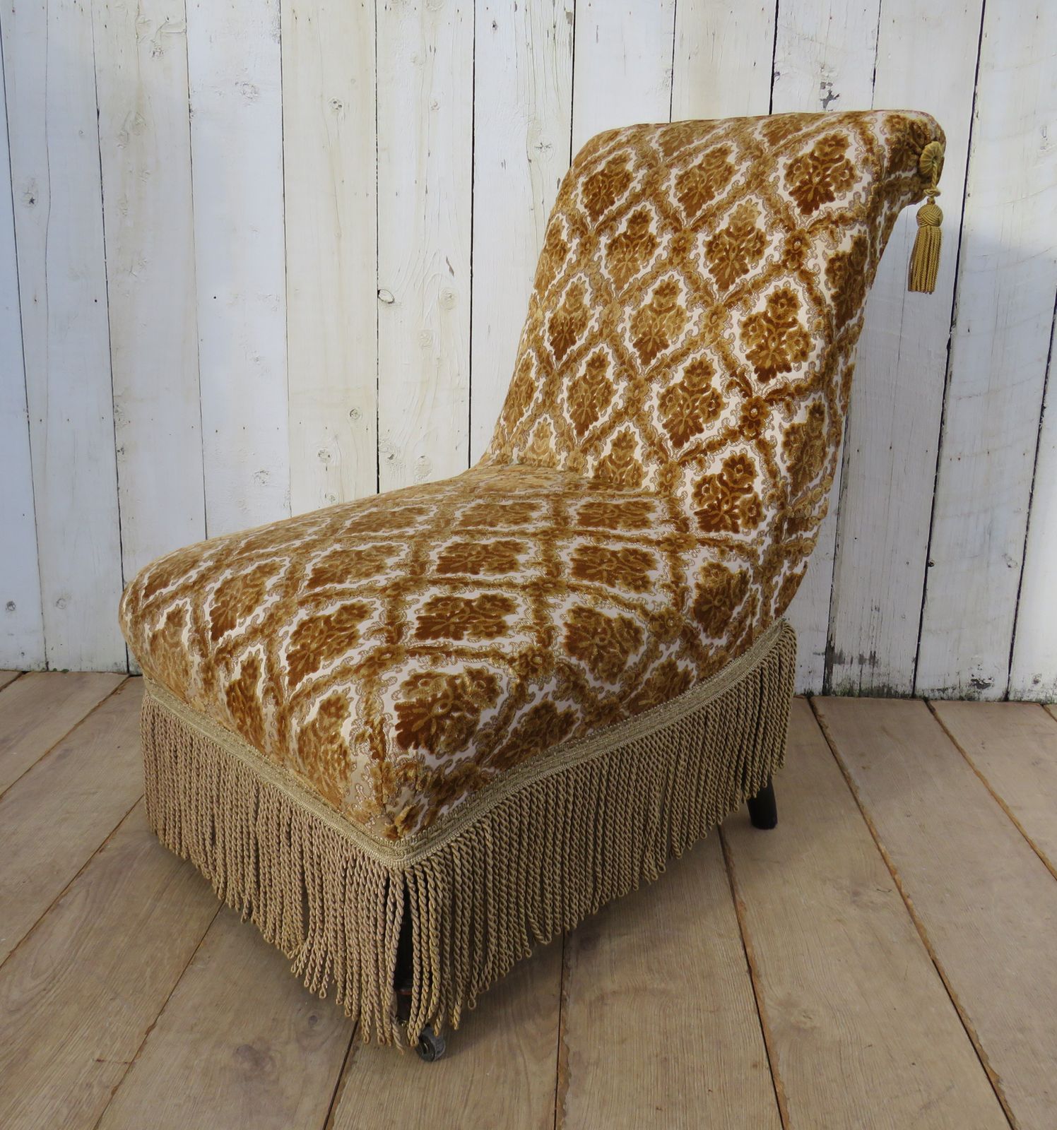 photo furniture Antique French Scroll Top Napoleon III Slipper Chair