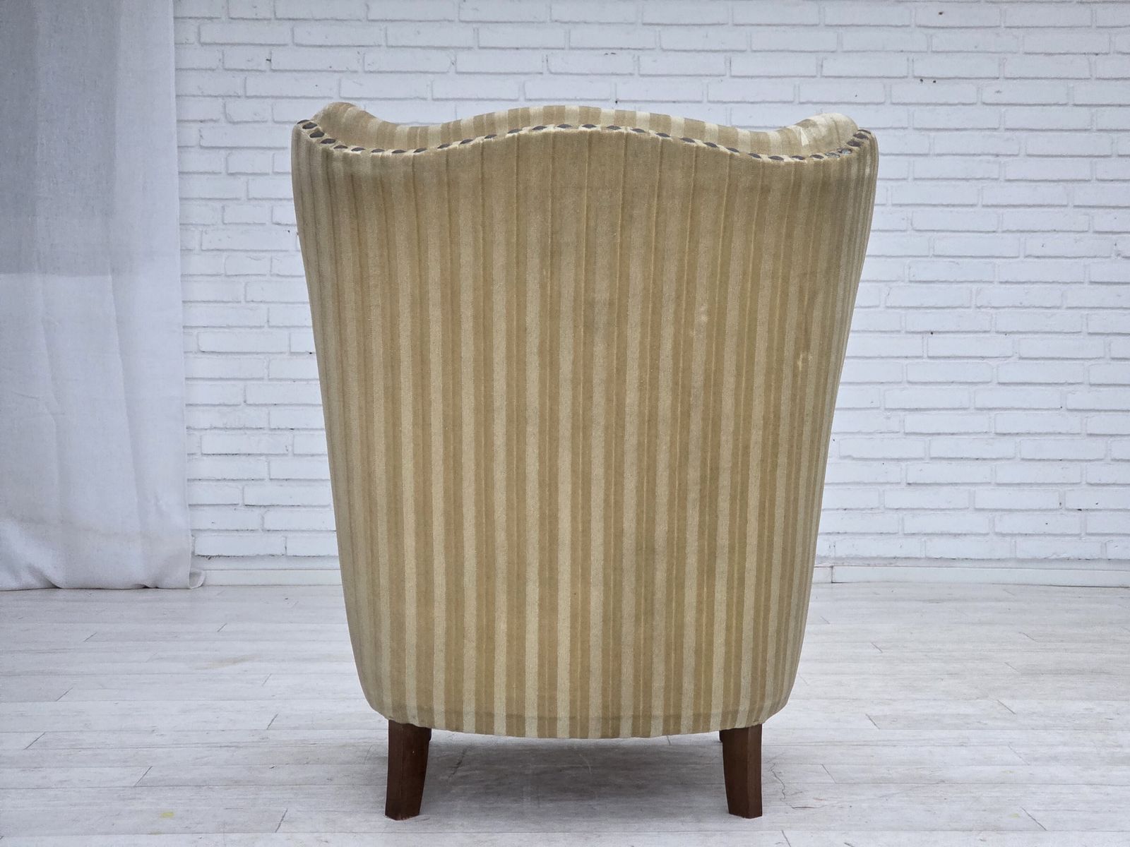 photo vintage 1960s, Danish Armchair, Light Green Furniture Velour, Beech Wood.