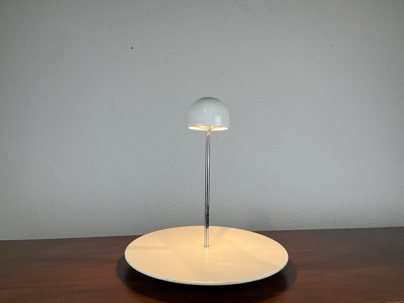 Nemea Vico Magistretti Artemide Metal Table Lamp 70’s Vintage Design photo Lighting
