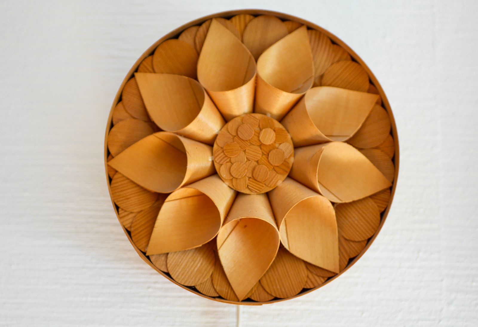 photo furniture Zweedse Handgemaakte Houten Wandlampen, Set Van 2