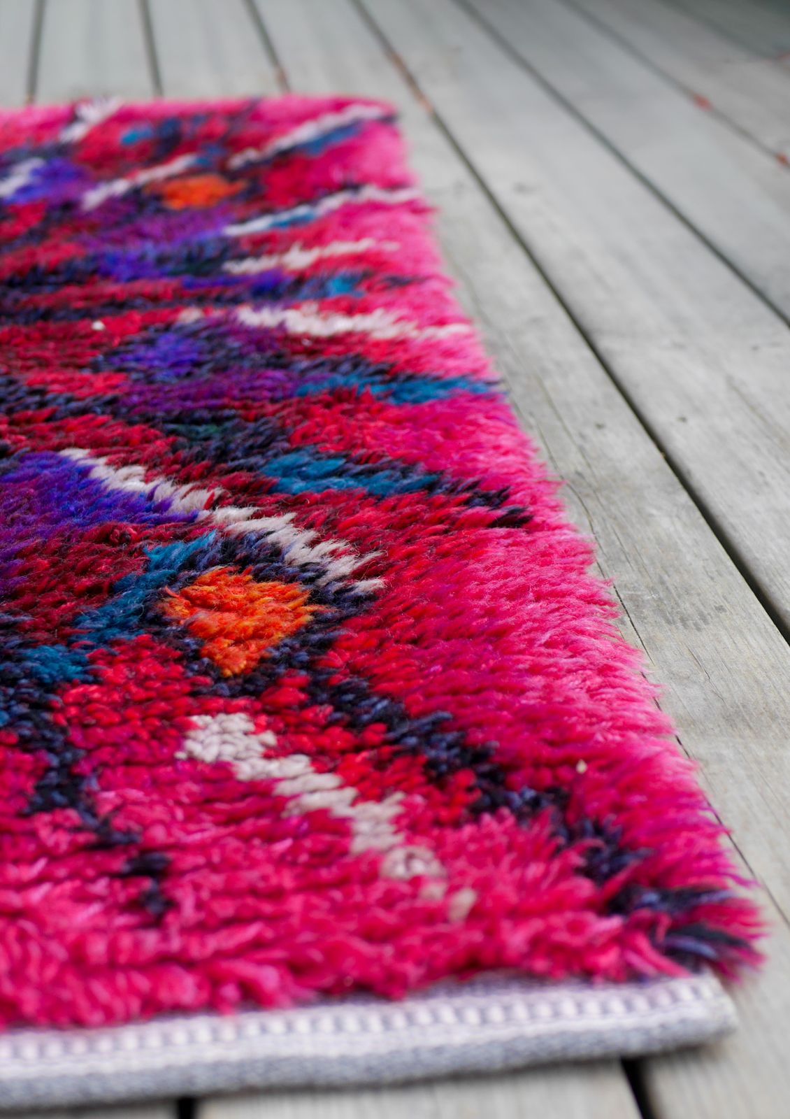photo furniture Vintage Swedish Tibet Rya Rug With Flower By Ingrid Jagarz For Mark Rya, 1960s