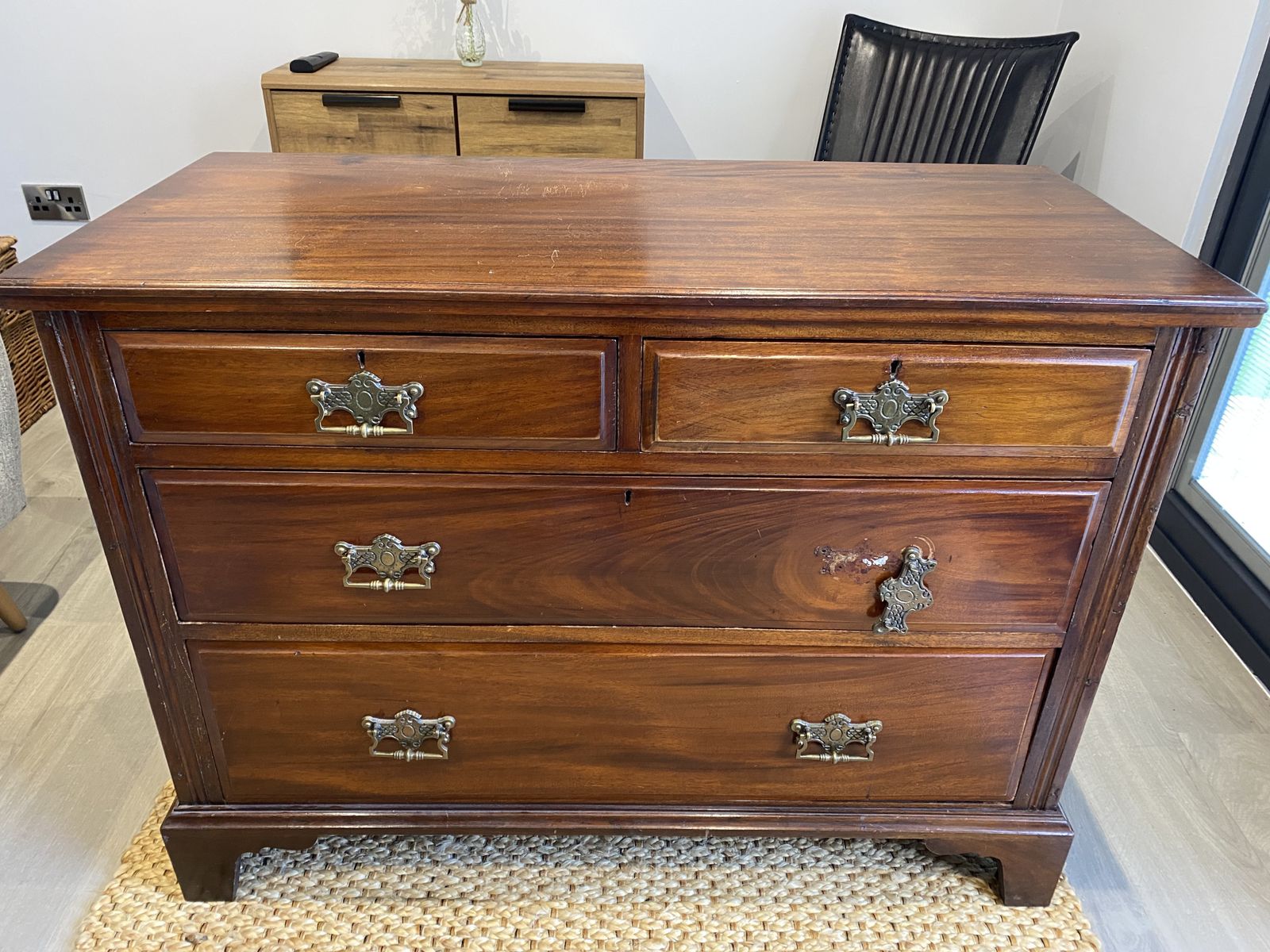Furniture English Georgian Style Mahogany Hand Crafted Chest Of Drawers, Late 19th/Early 20th Century, photo