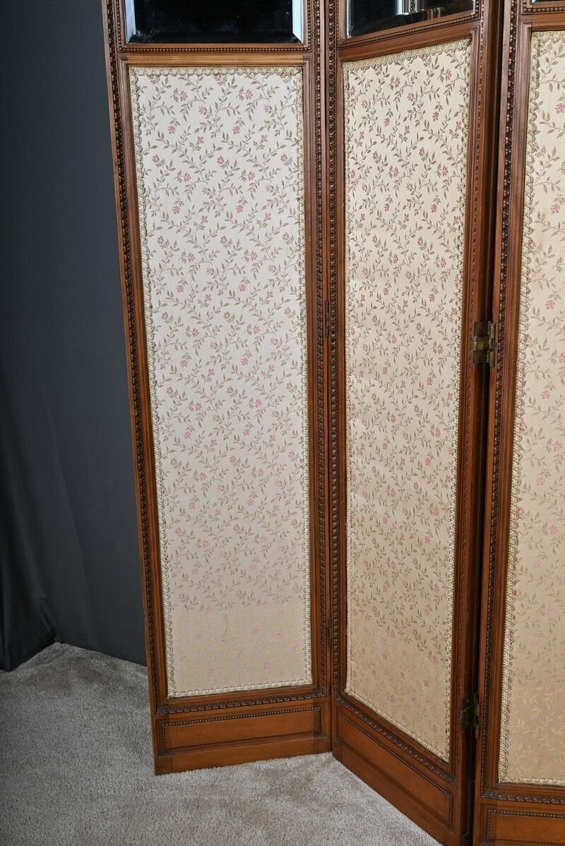 photo furniture Walnut Screen, Louis XVI Style – Early 20th Century