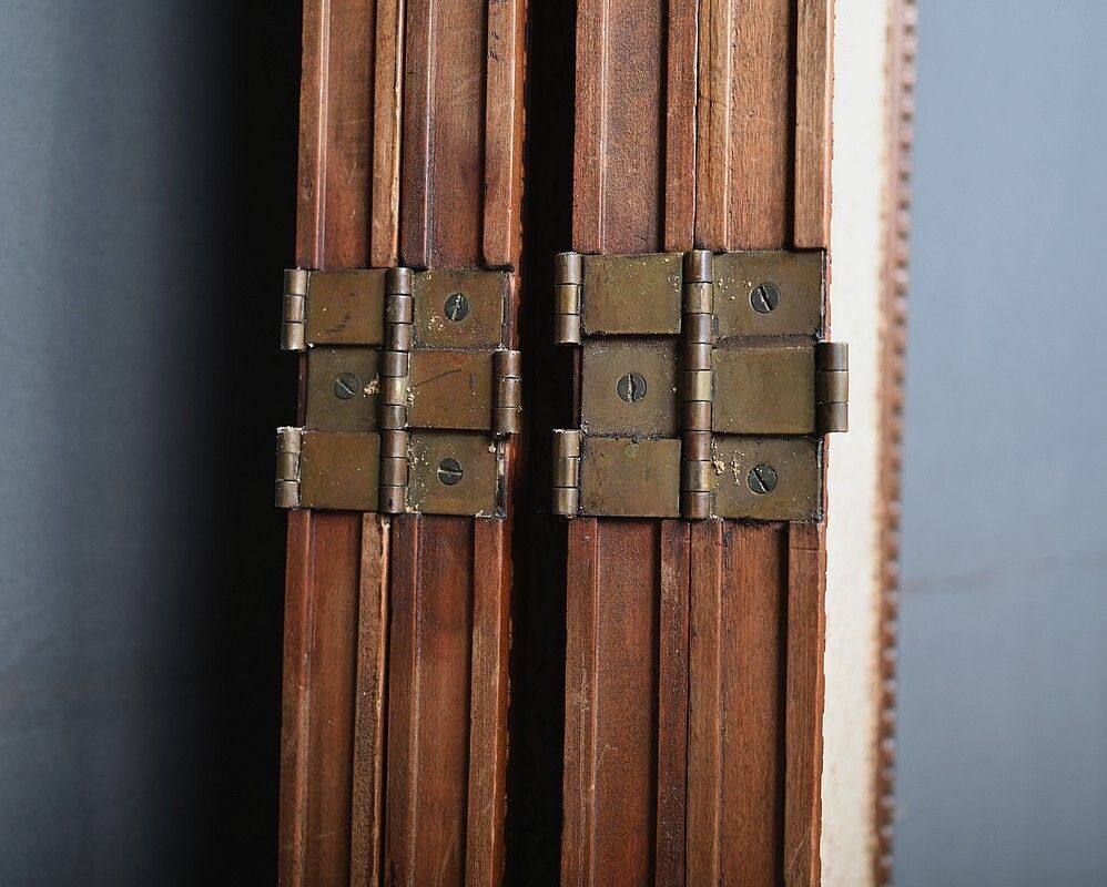 photo vintage Walnut Screen, Louis XVI Style – Early 20th Century