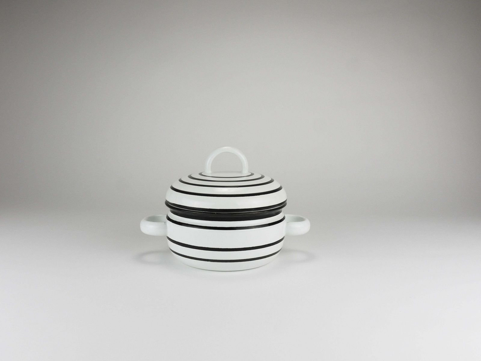 Carl Aubock III Enameled „Culinar“ Pot With Lid, Ostovics Vienna, Austria, 1970s photo vinterior