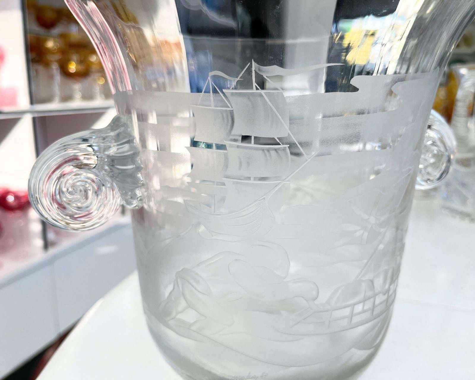 Kristallen Champagnekoeler | Gesigneerd 1987 | Gegraveerd Glas photo for sale