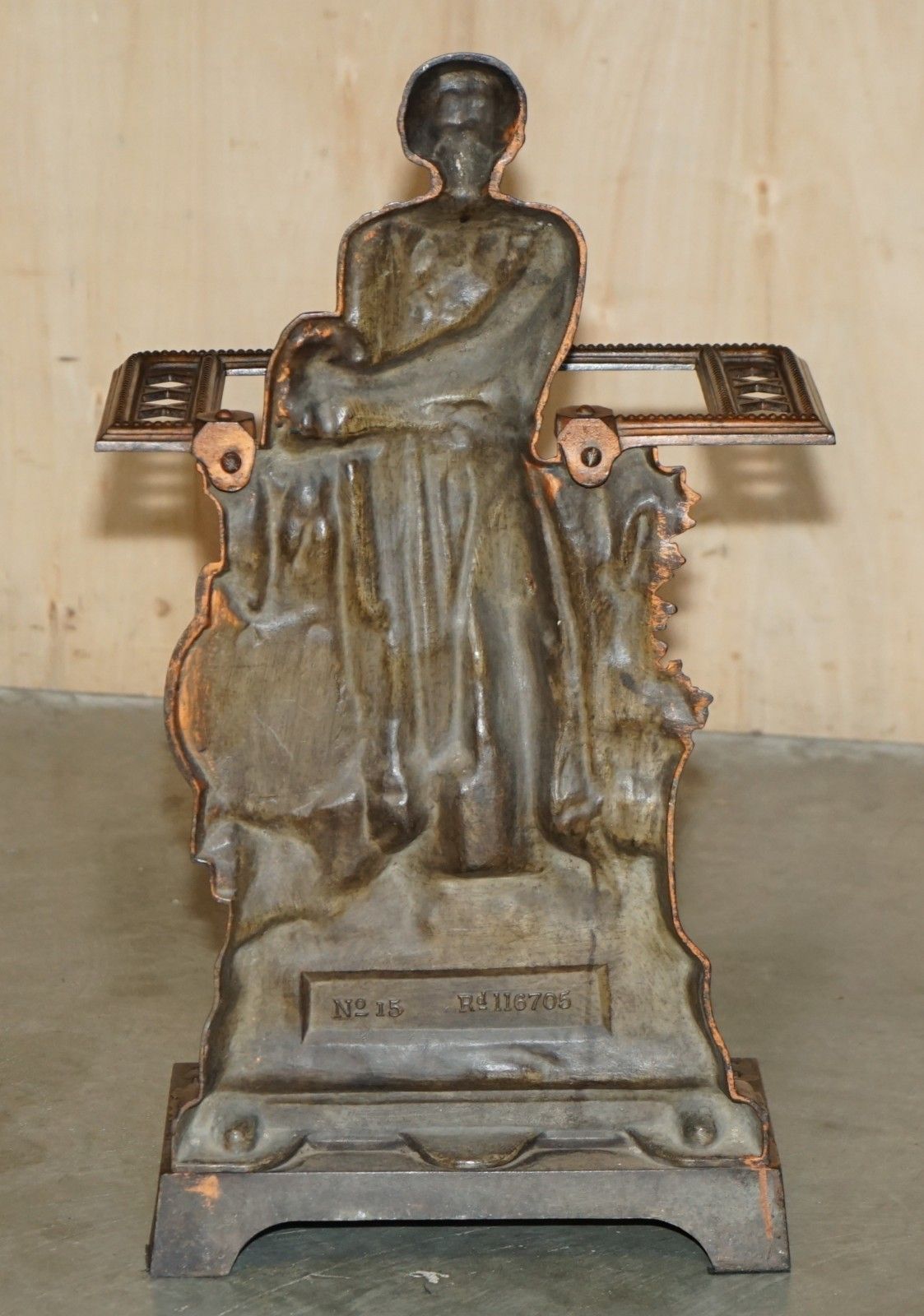 photo vinterior 19th Century Scottish Cast Iron Umbrella Stand By Grahamston Of William Wallace