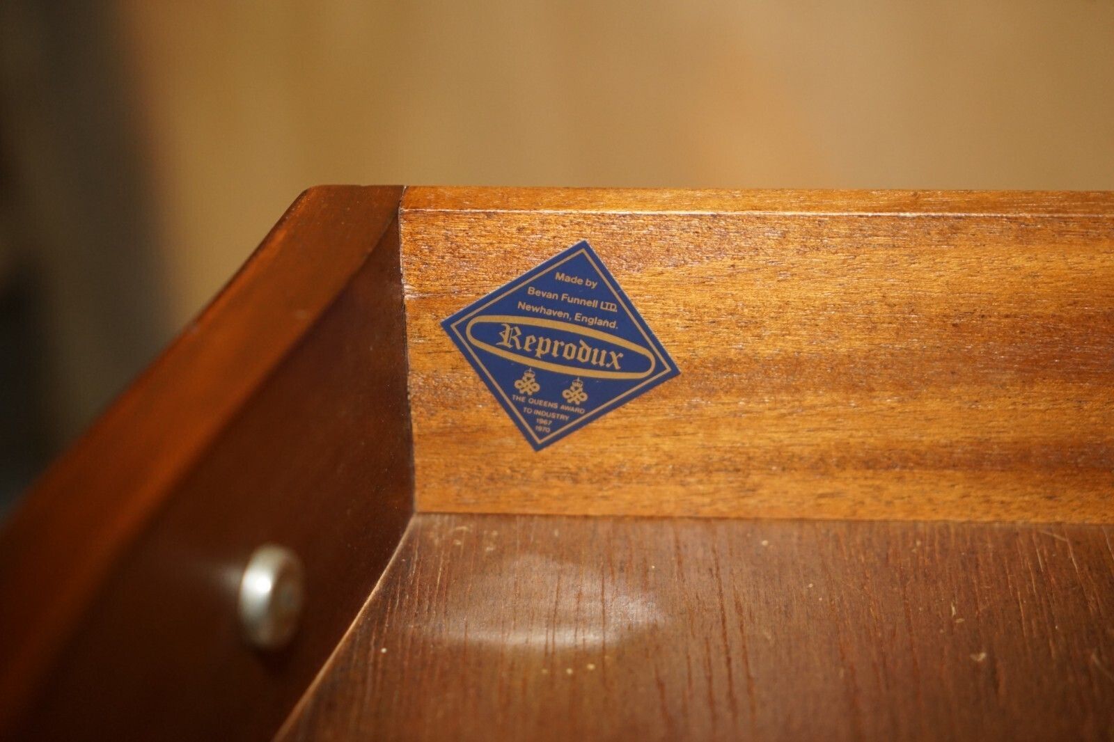 photo vinterior Pair Of Mid Century Bevan Funnell Mahogany & Leather Side End Bedside Tables