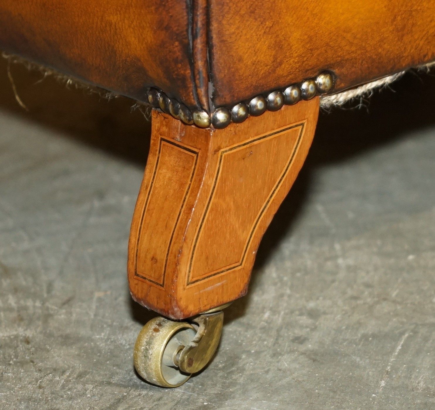 photo vinterior Super Rare Howard & Son's Fully Restored Chesterfield Brown Leather Armchair