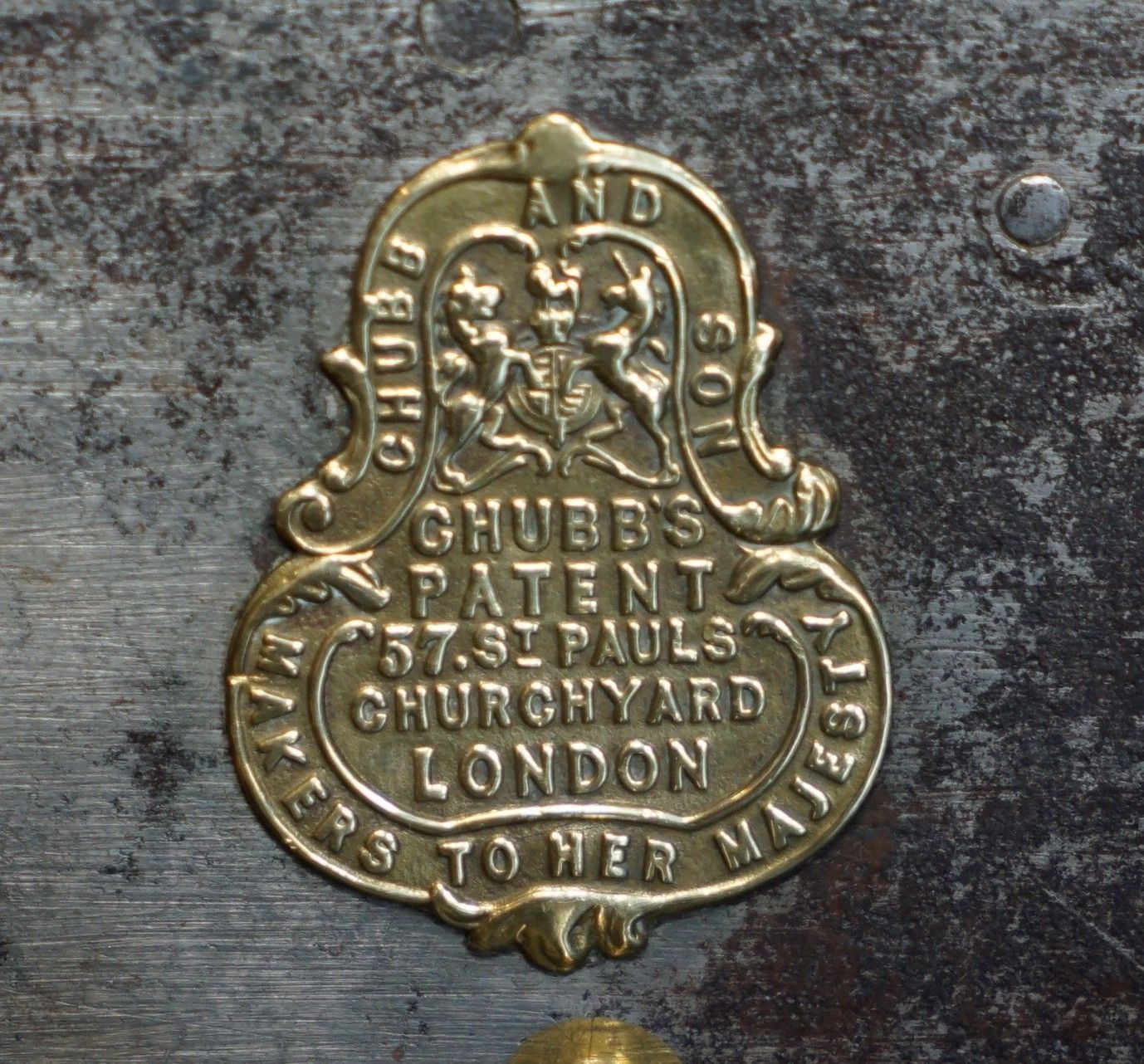 Stunning Antique Victorian Restored Brass Chubb And Son Coat Of Arms Door Lock photo 795.0