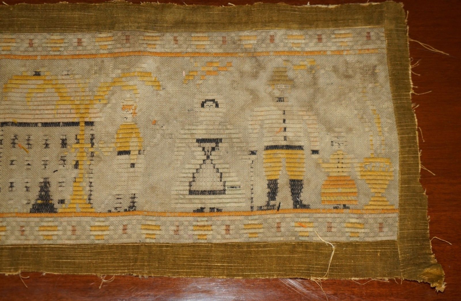 Antique 19th Century North American Colonial Tapestry With Vibrant Colours photo vinterior