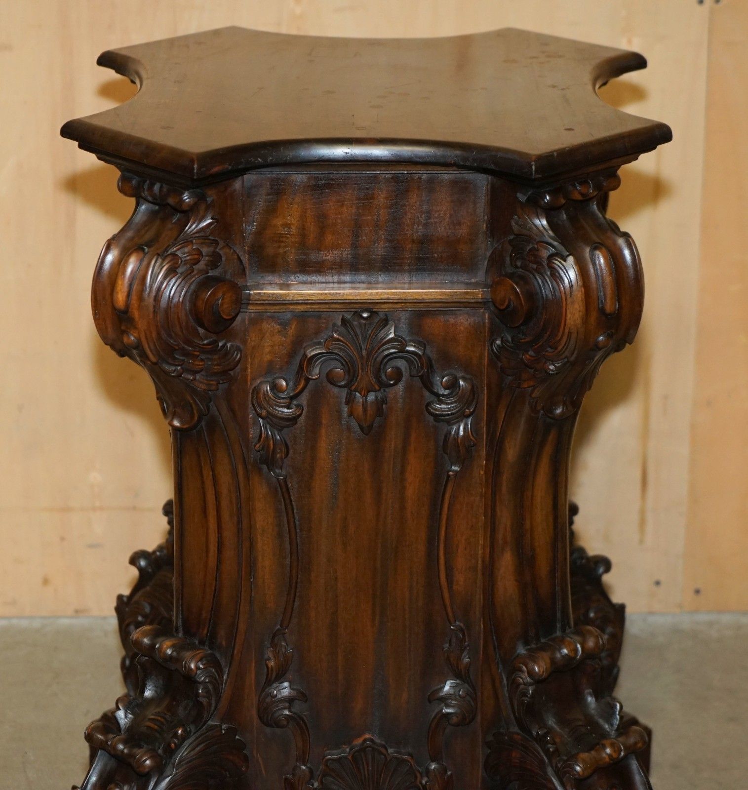 Super Decorative Antique Flamed Mahogany Heavily Carved Display Pedestal photo Home Decor
