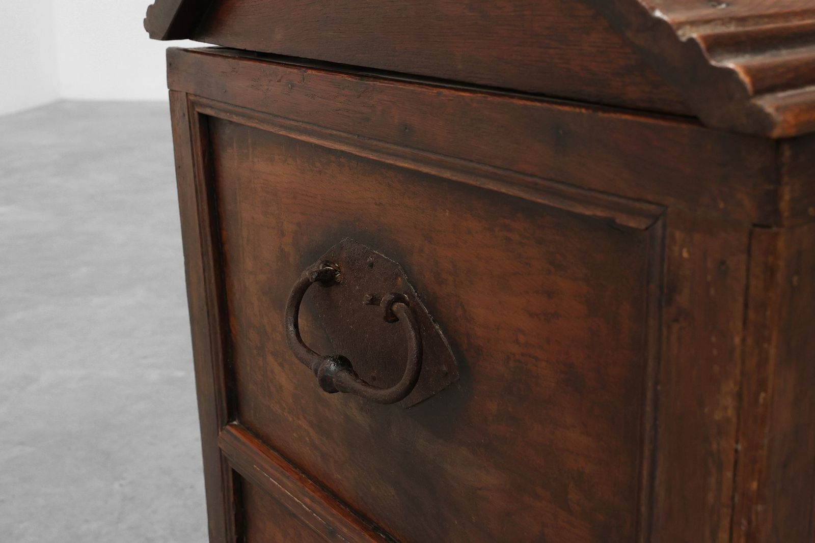 3160.0 Large 18th Century Provincial Oak Chest, France photo