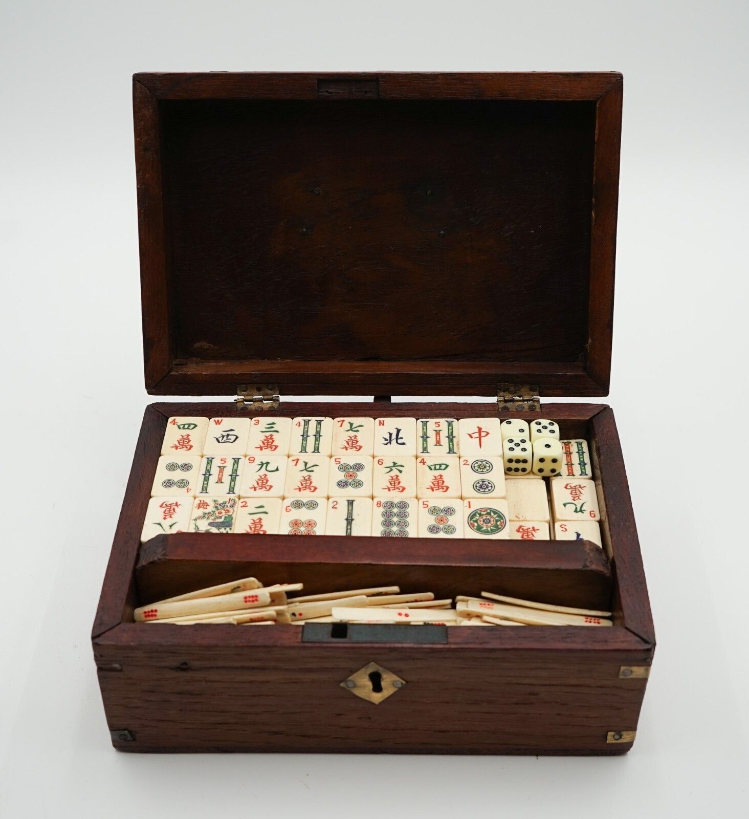 photo furniture Antique Traditional Chinese Mahjong Game Set With 144 Tiles