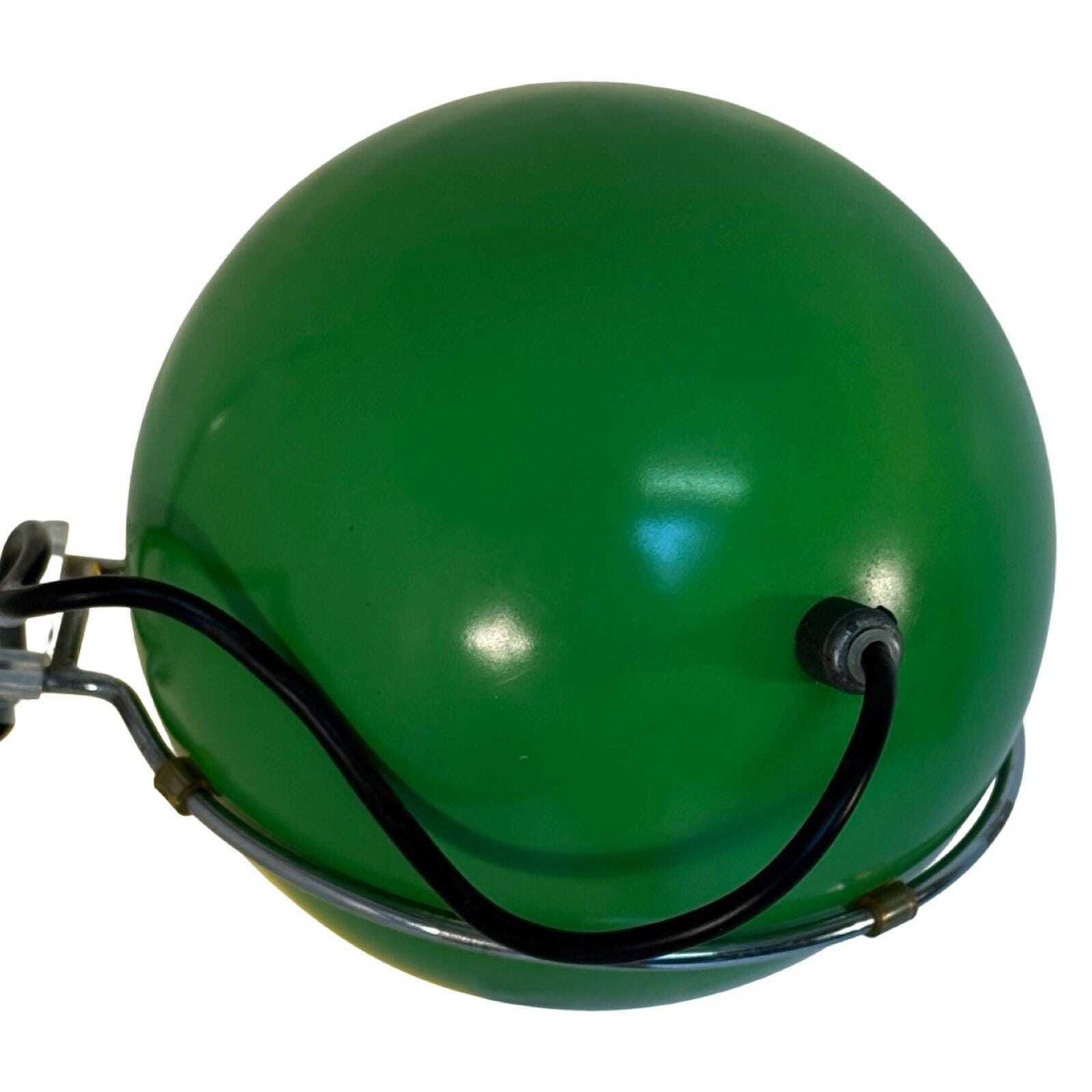Gepo   Space Age Desk Lamp   Green   Eyeball Spot   Dutch Design   Mounted By A Clamp On The Desk photo 304.0