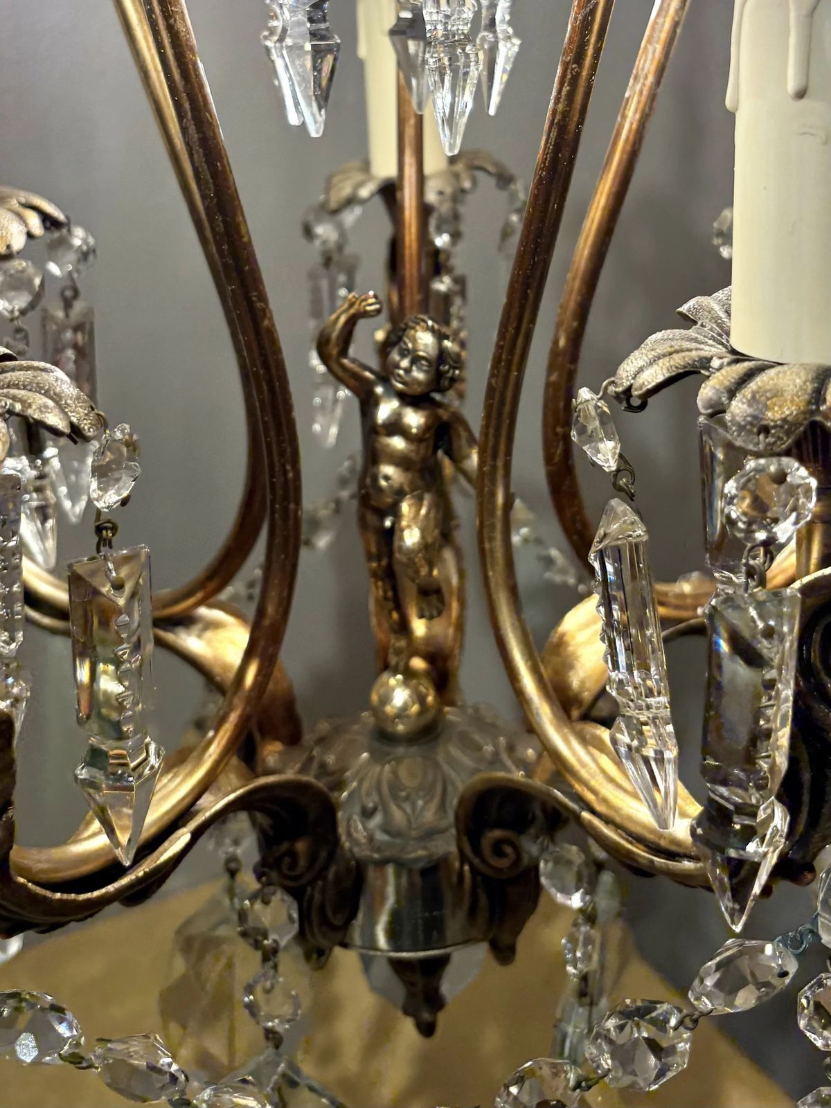 Italian Mid Century Gilded Brass Chandelier With Bohemian Crystal photo vinterior