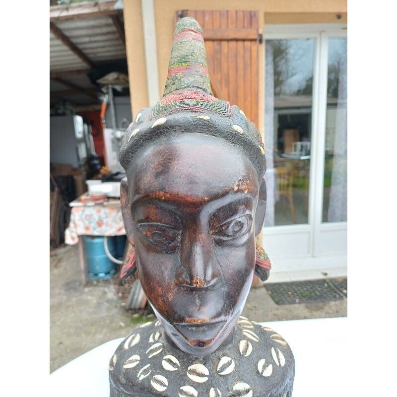 Statue Africaine Femme Bois , Laiton , Perles , Coquillages photo 413.0