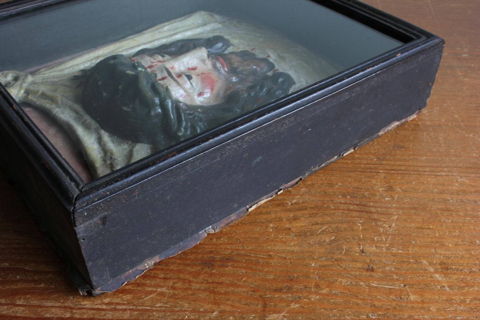 photo buy Antique Jesus Christ Veil Of Veronica. Papier Mache Display Case. 1800s.