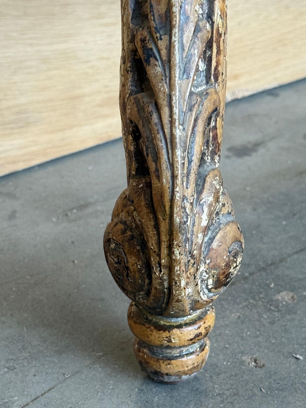 photo vinterior French Louis XIV Style Carved Painted Wall Mounted Console Table With Wood Top
