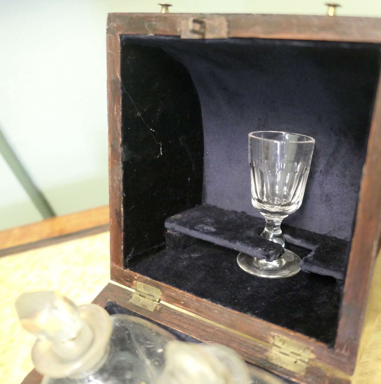 19th Century Fitted Decanter Box, 4 Decanter Tantalus photo 930.0