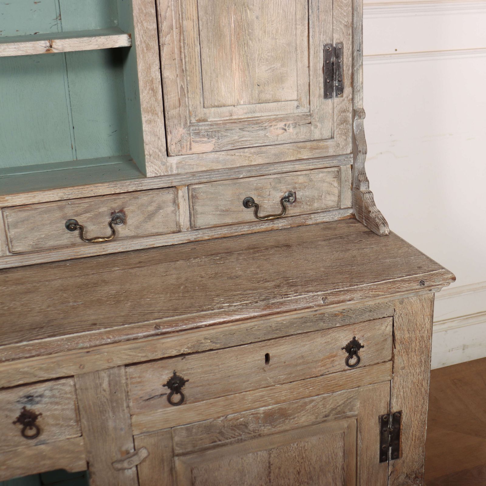 English Bleached Oak Dresser, 1700s photo vinterior