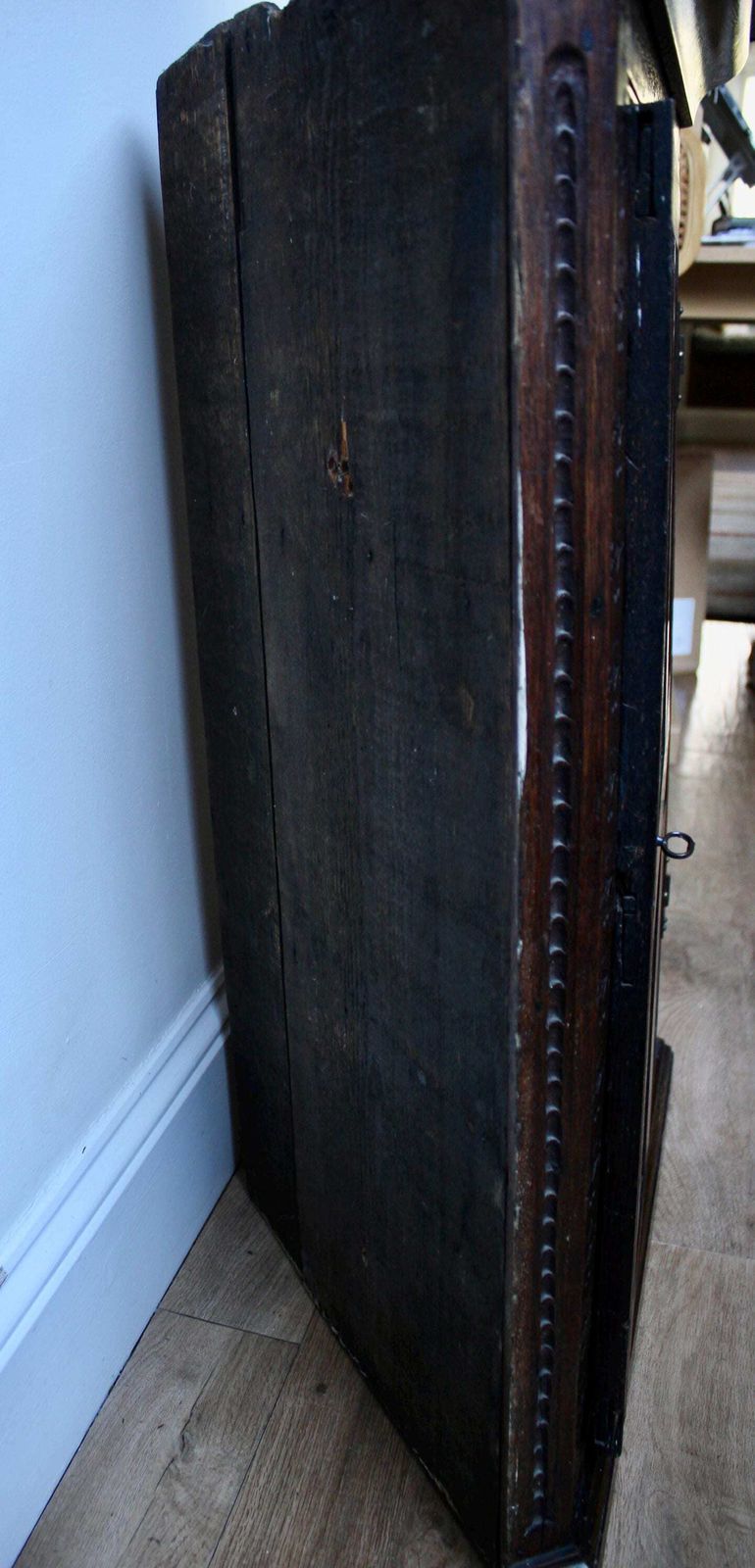 photo vinterior Antique Georgian Carved Oak Corner Cupboard Cabinet