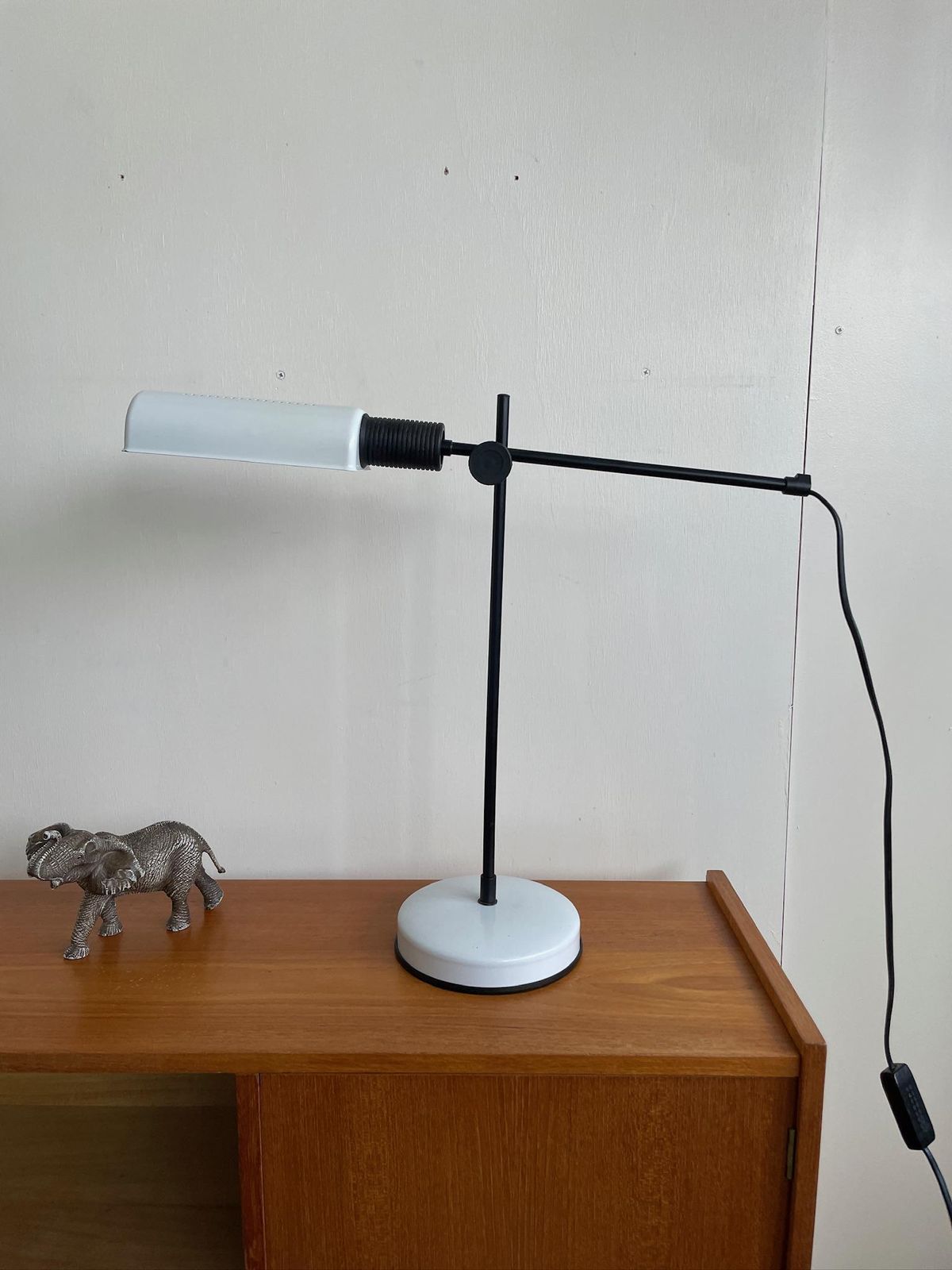 Vintage 80s Italian Veneta Lumi Nuova Task Desk Modernist Table Lamp Black White photo Lighting
