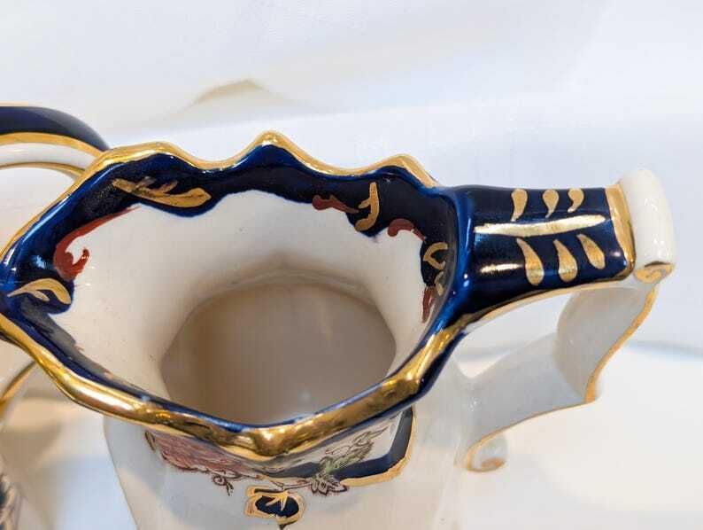 photo furniture Pair Of Vintage Masons Ironstone Blue Mandalay Fenton Jugs In Amazing Condition.