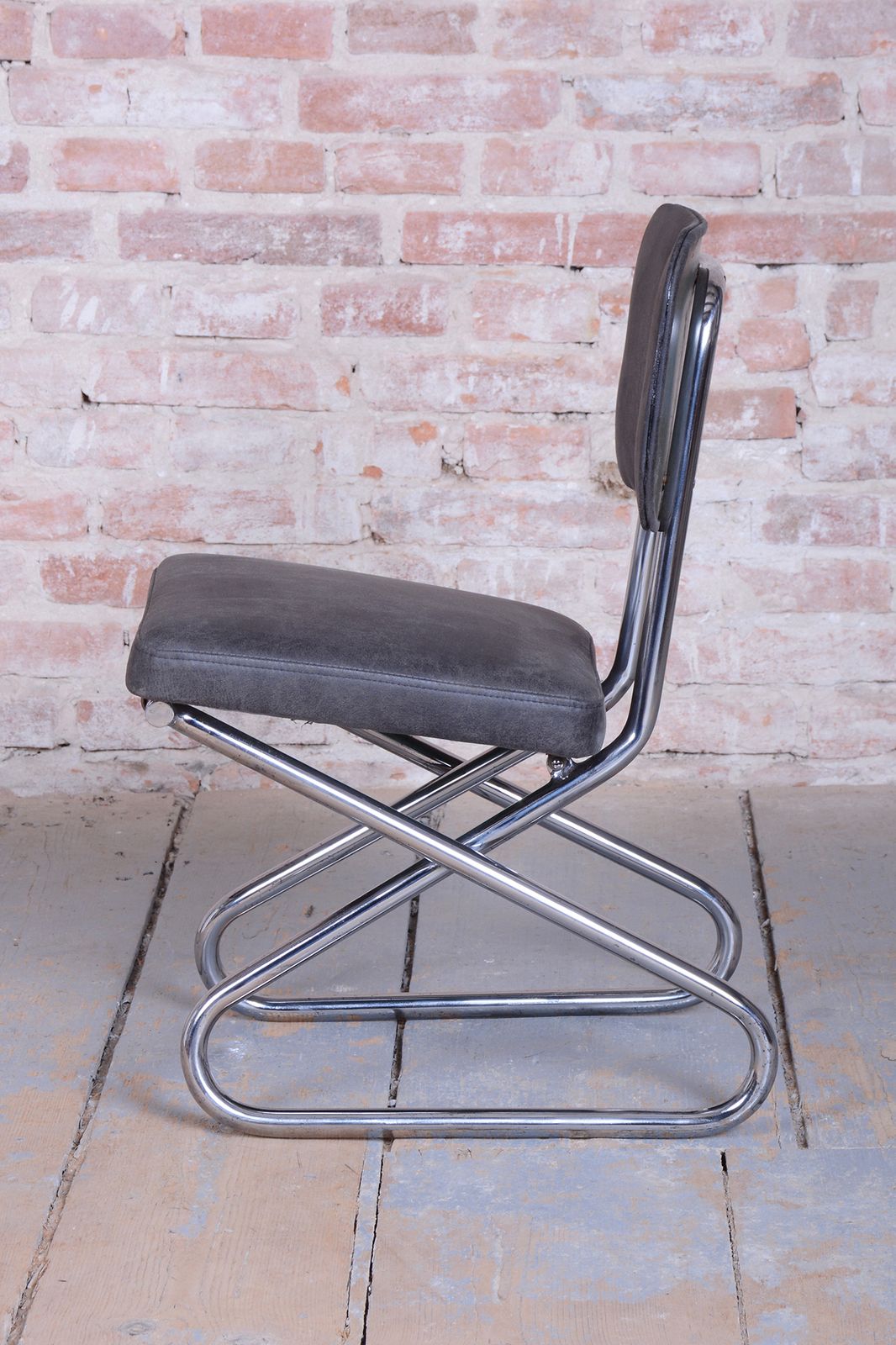 Restored Bauhaus Chair, Genuine Leather, Chrome, Steel, Germany, 1930s photo Furniture
