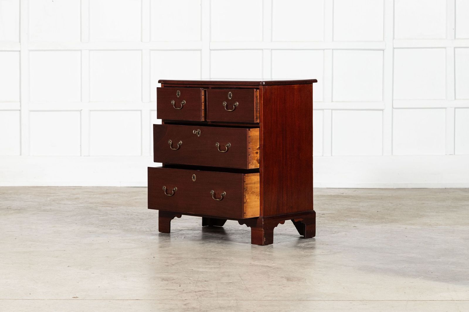 George II Mahogany Chest Drawers photo Furniture