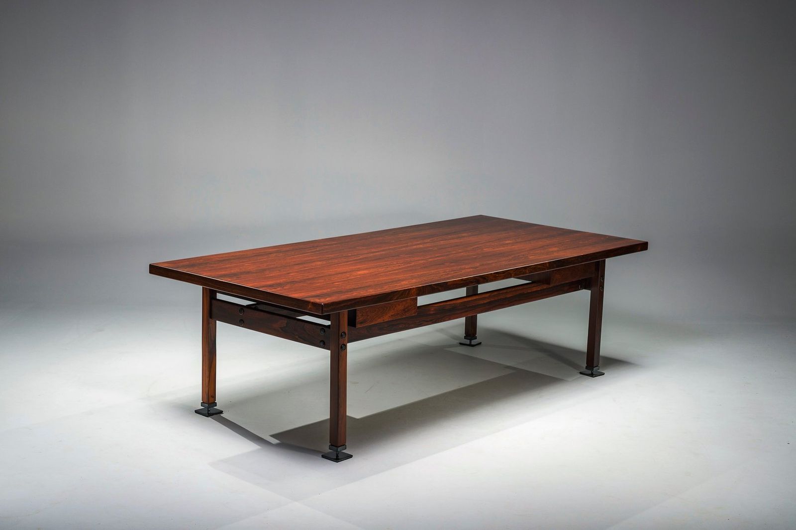 Itamaraty Desk By Sergio Rodrigues For Oca 1960s photo for sale