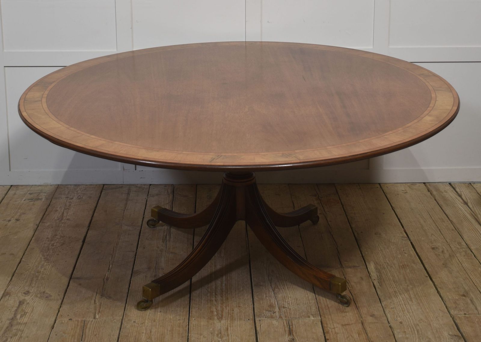 Elegant Georgian Style Mahogany Pedestal Dining Table photo 2154.0