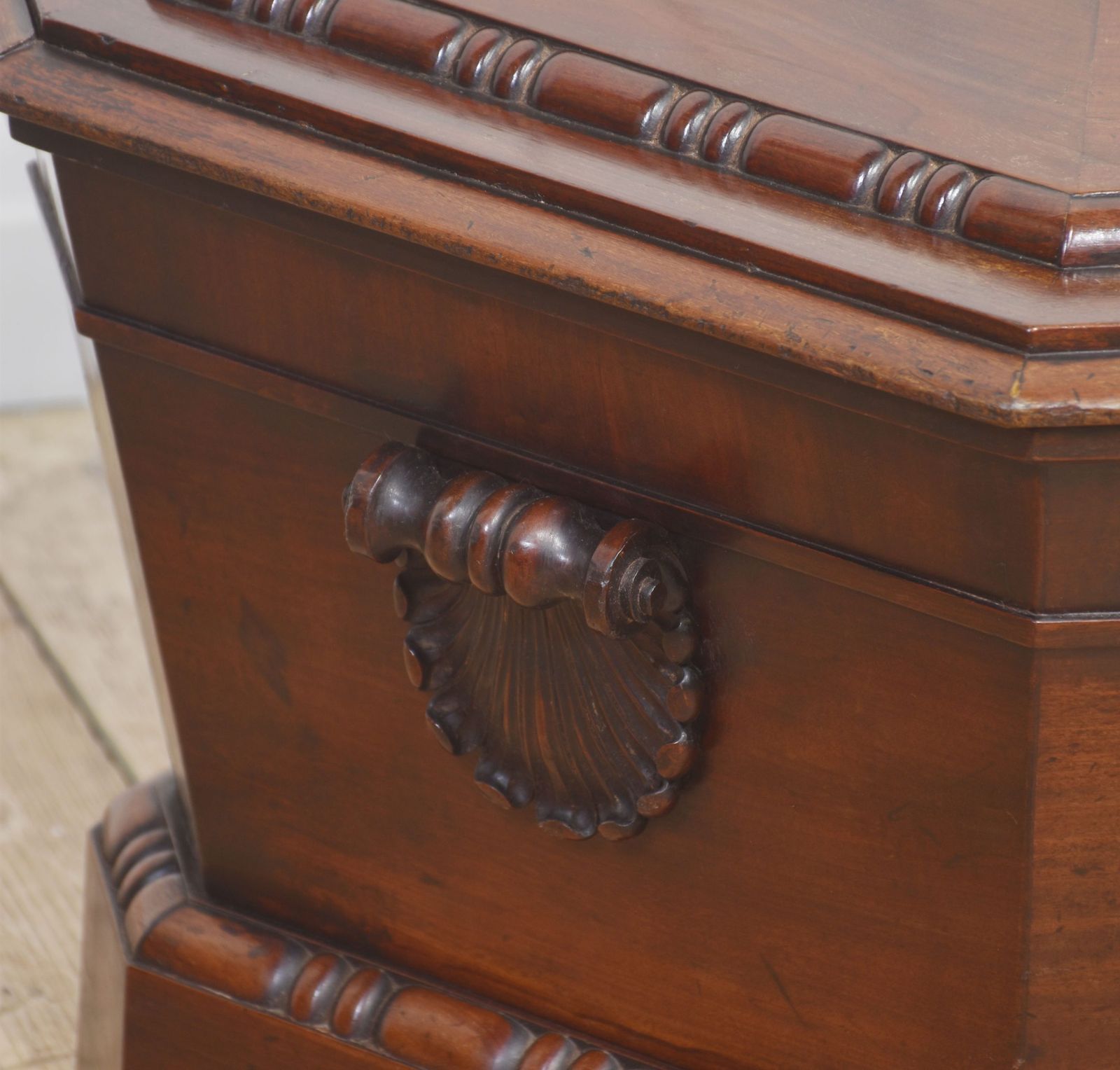 Georgian Mahogany Sarcophagus Cellarette photo 1794.0