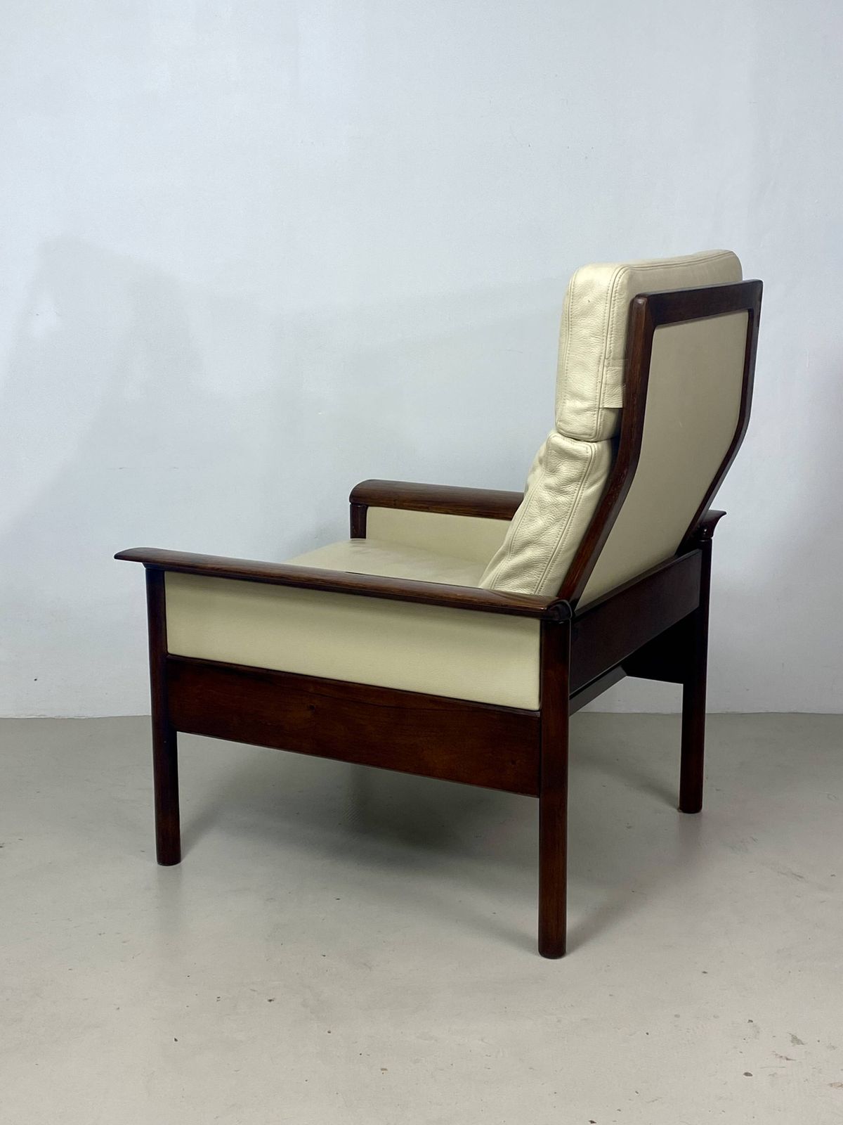 photo vinterior Hans Olsen – Armchair Vatne Møbler (Denmark, 1960s)