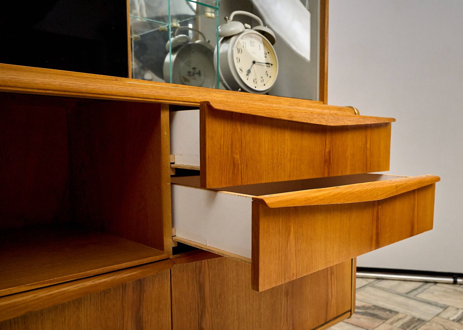 photo furniture Vintage Credenza U 300 By Hubert Nepožitek & Bohumil Landsman For Jitona