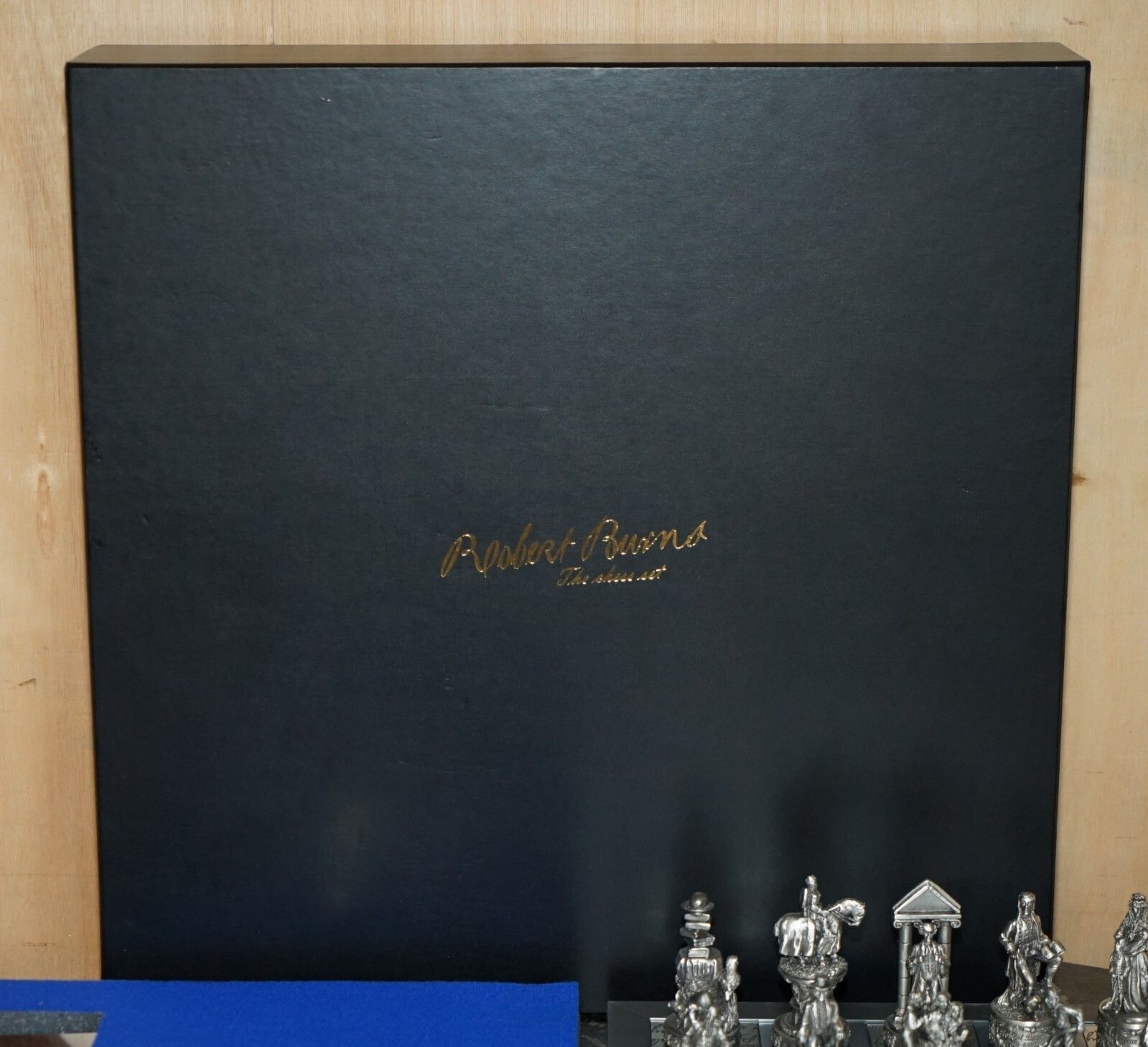 photo vinterior New In The Box Ltd Edition 18/500 Robert Burns Scottish Chess Set