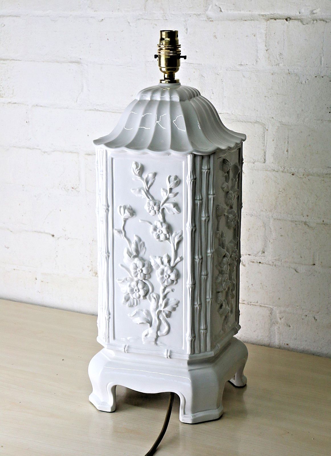 Vintage Table Lamp A Large Italian White Ceramic Lamp Oriental Themed 1970's