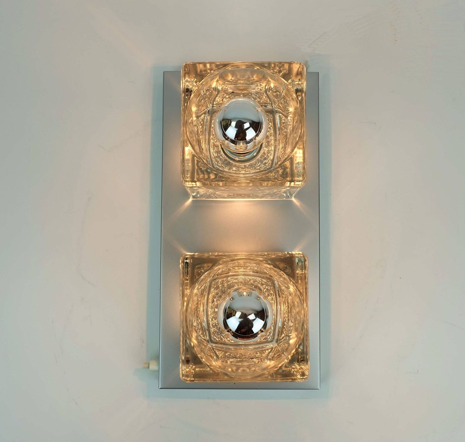 photo for sale Peill & Putzler N° 1 Of 2 Wall Light, 60s/70s Style, With 2 Glass Cubes.