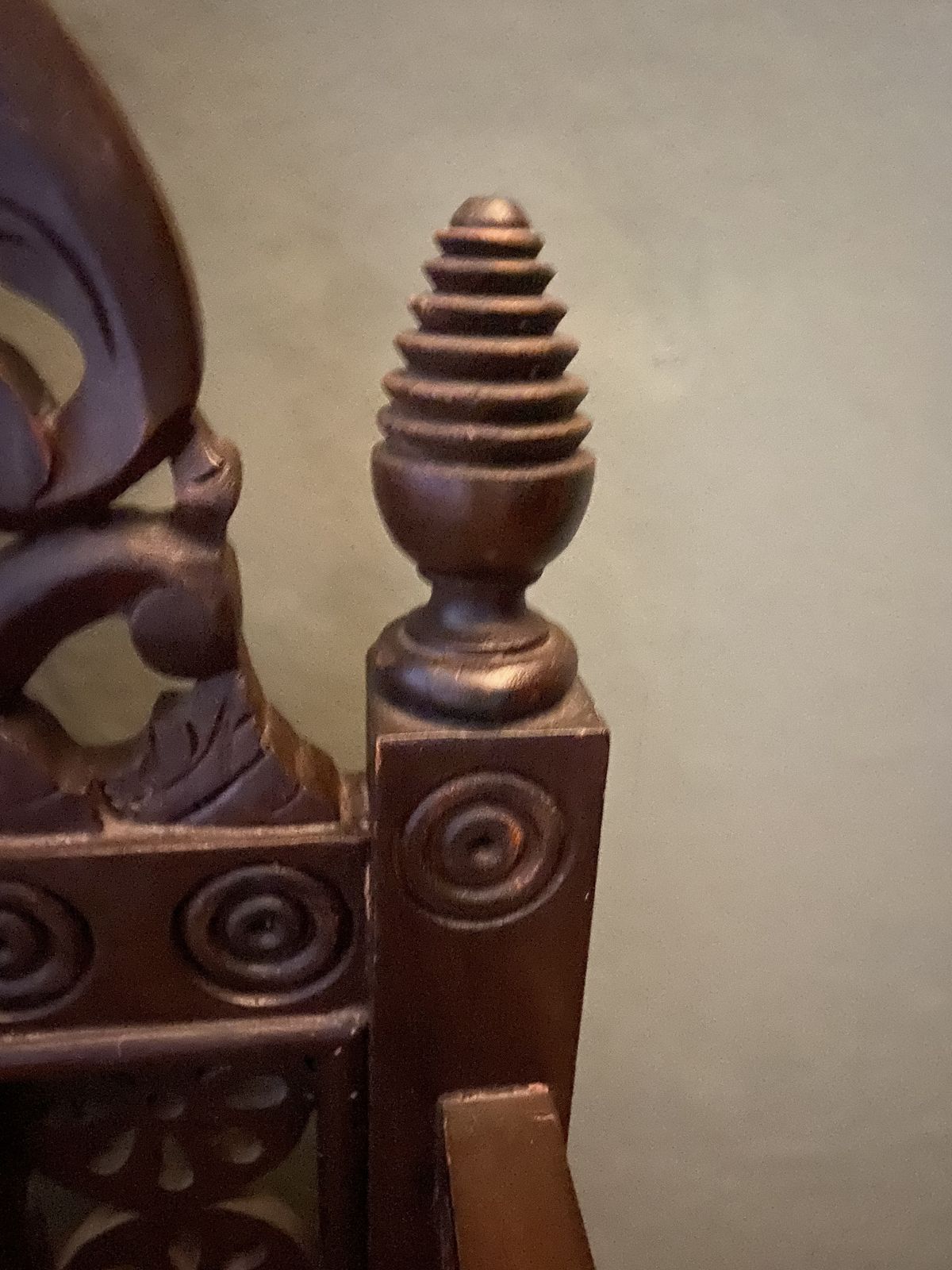 Hand Carved Indian Throne / Maharaja Bench In Solid Dark Wood — Intricate Jali Carving & Turned Finials photo 1150.0